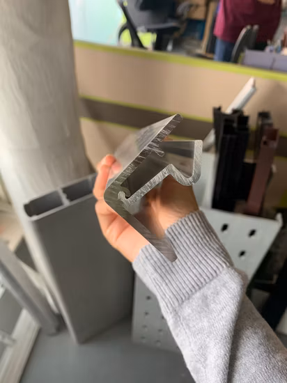 Marco de panel solar Extrusión de aluminio Energía solar Energía Marco solar negro plateado Marco anodizado anodizado